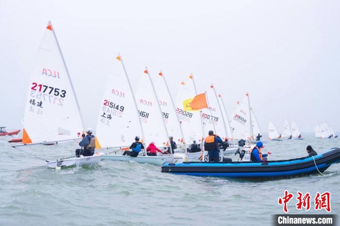 海口开启2023年全国帆船锦标赛ILCA4与亚运集训队