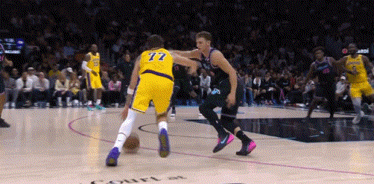 湖人八连胜再胜热火 东契奇狂砍60分创历史纪录