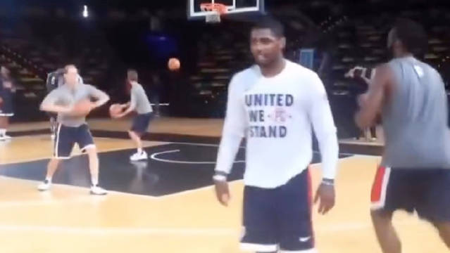 登哥单节14分3助攻引爆全场 欧文哈登三分惊艳