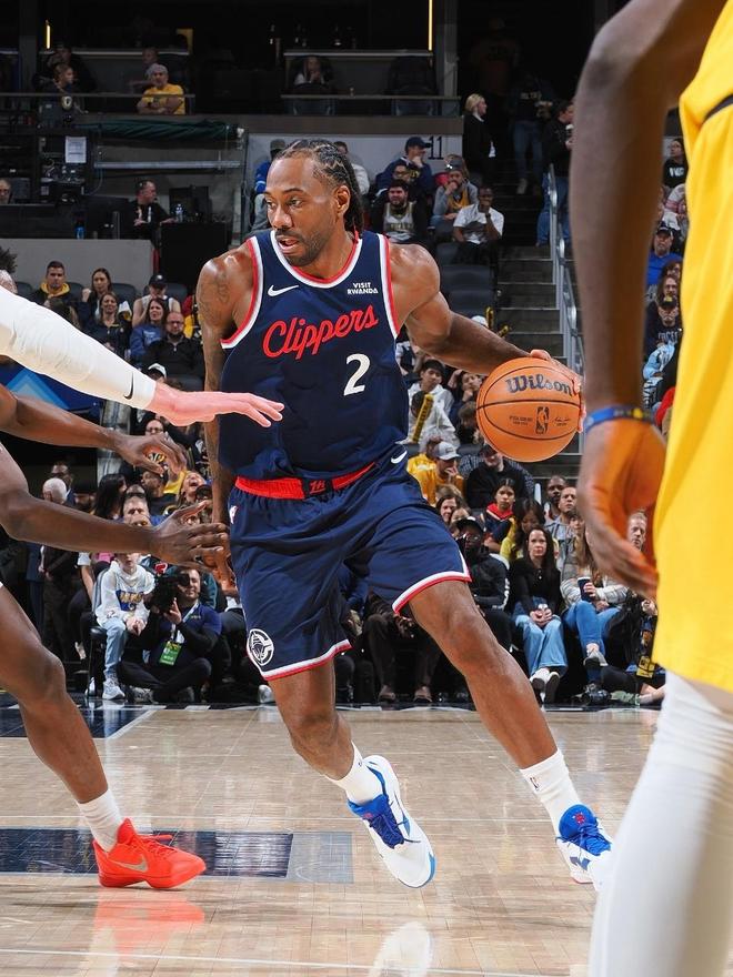 莱昂纳德准绝杀助快船逆转步行者，加兰三分里