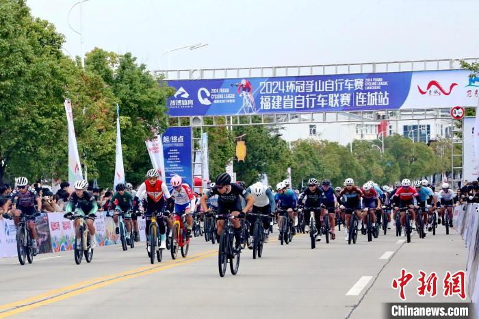 遇见福建：清新冠豸山骑游乐，近千名骑手于连